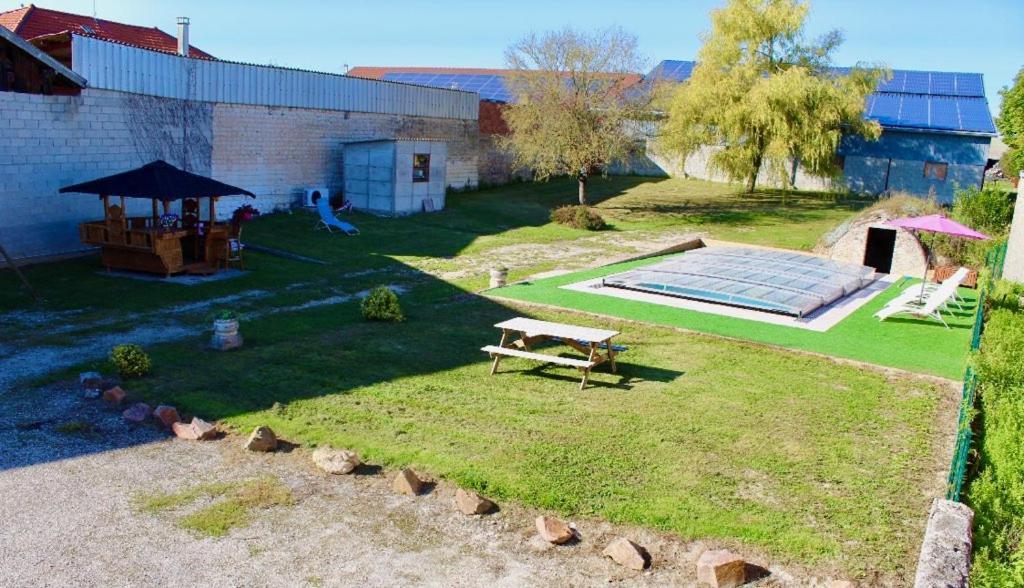 Chambres D'Hotes Aux Portes Des Tumuli Bussy-le-Château Eksteriør bilde